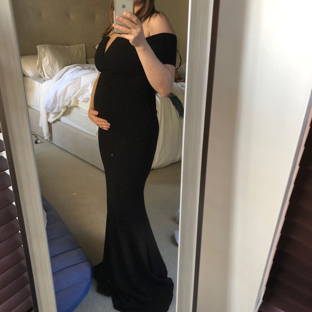 Lulus black gown